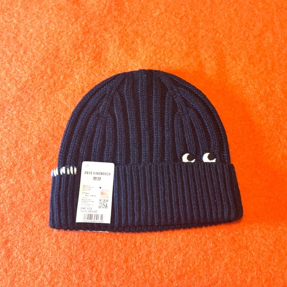 Anya Hindmarch Uniqlo collab navy touch of wool heattech knitted beanie hat NWT - Picture 2 of 10